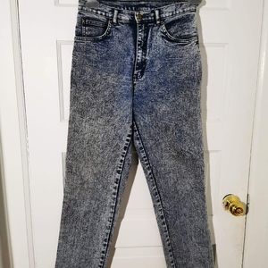 High waisted jeans
